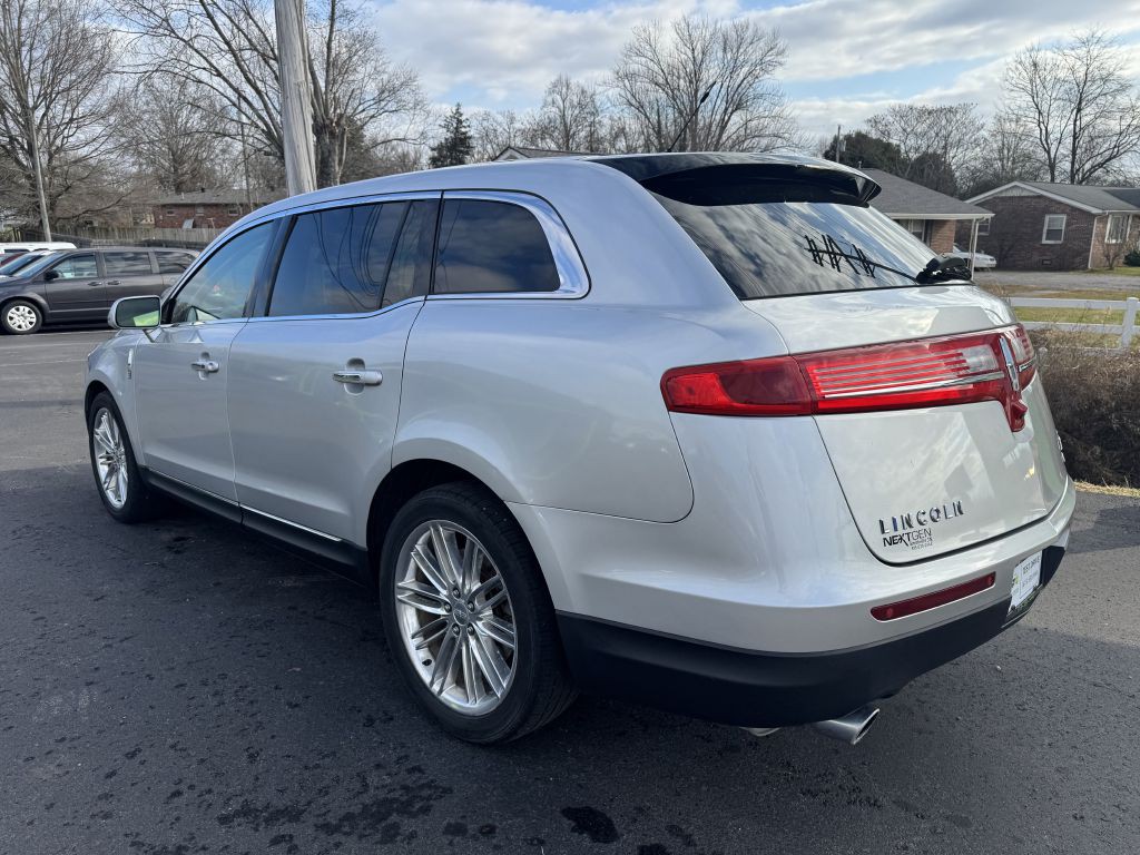 2014 Lincoln MKT Image 6