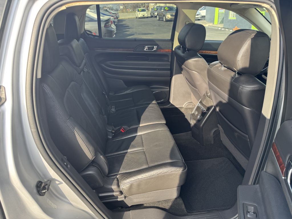 2014 Lincoln MKT Image 10