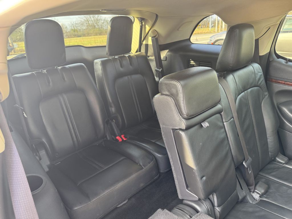 2014 Lincoln MKT Image 11