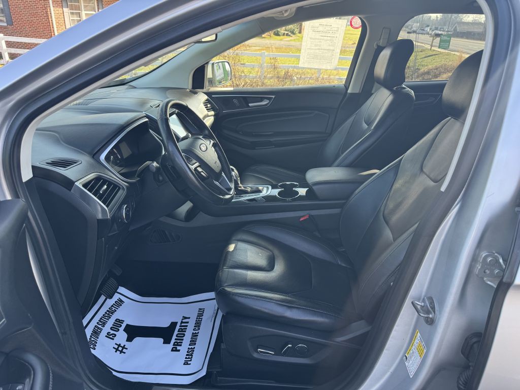 2017 Ford Edge Image 8