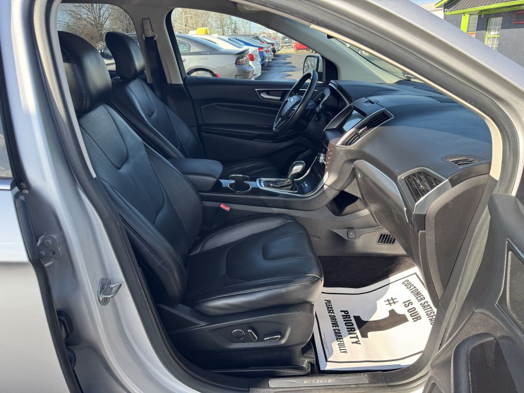 2017 Ford Edge Image 9