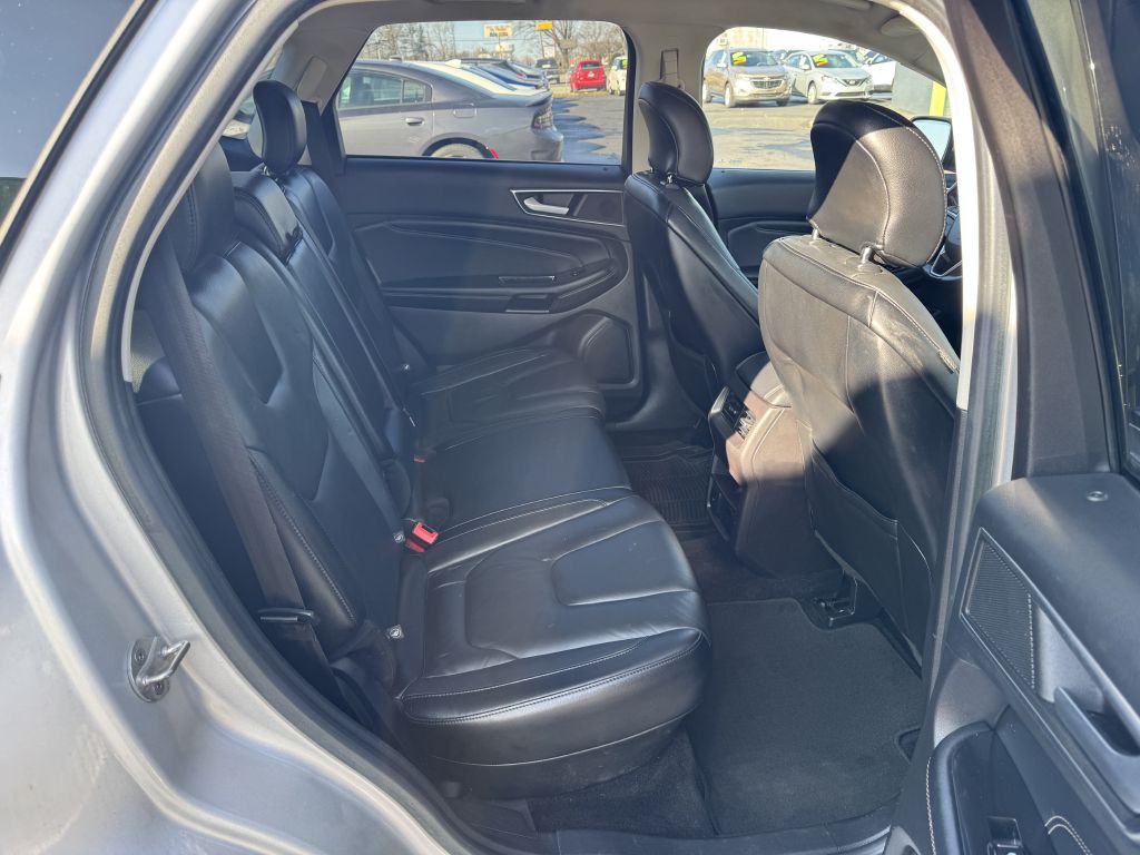 2017 Ford Edge Image 10