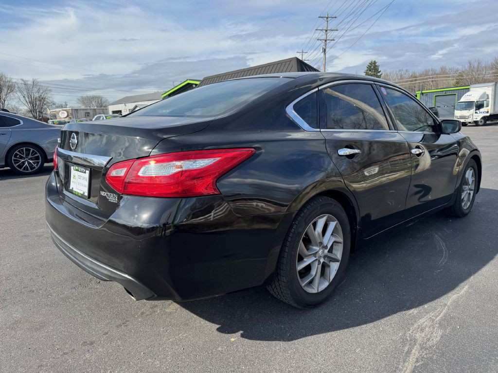 2017 Nissan Altima Image 4