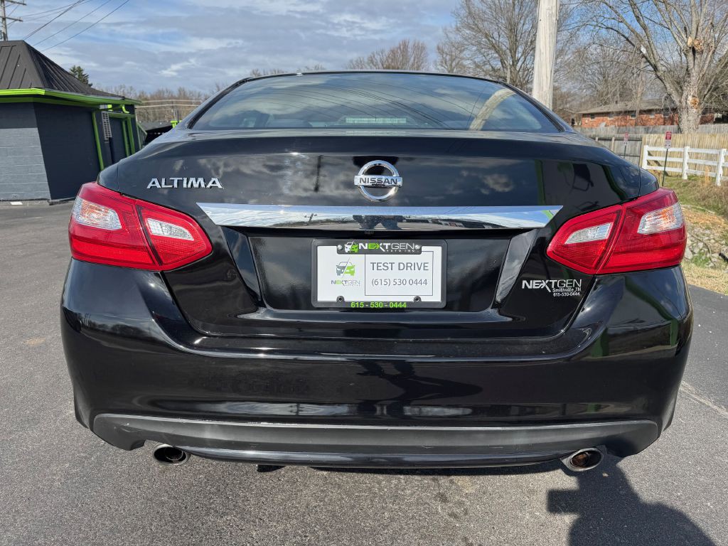 2017 Nissan Altima Image 5