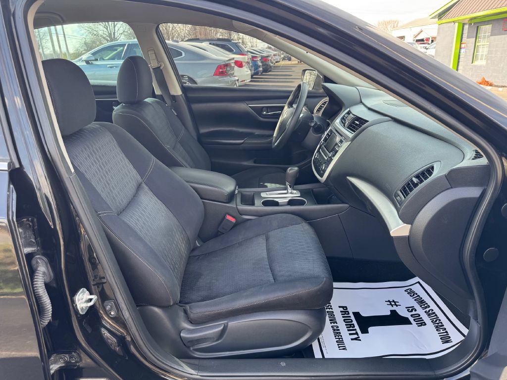 2017 Nissan Altima Image 9