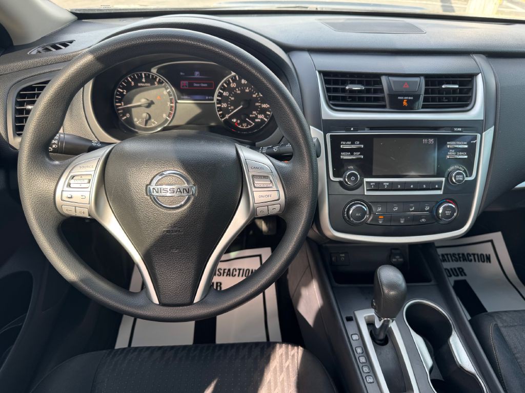 2017 Nissan Altima Image 11