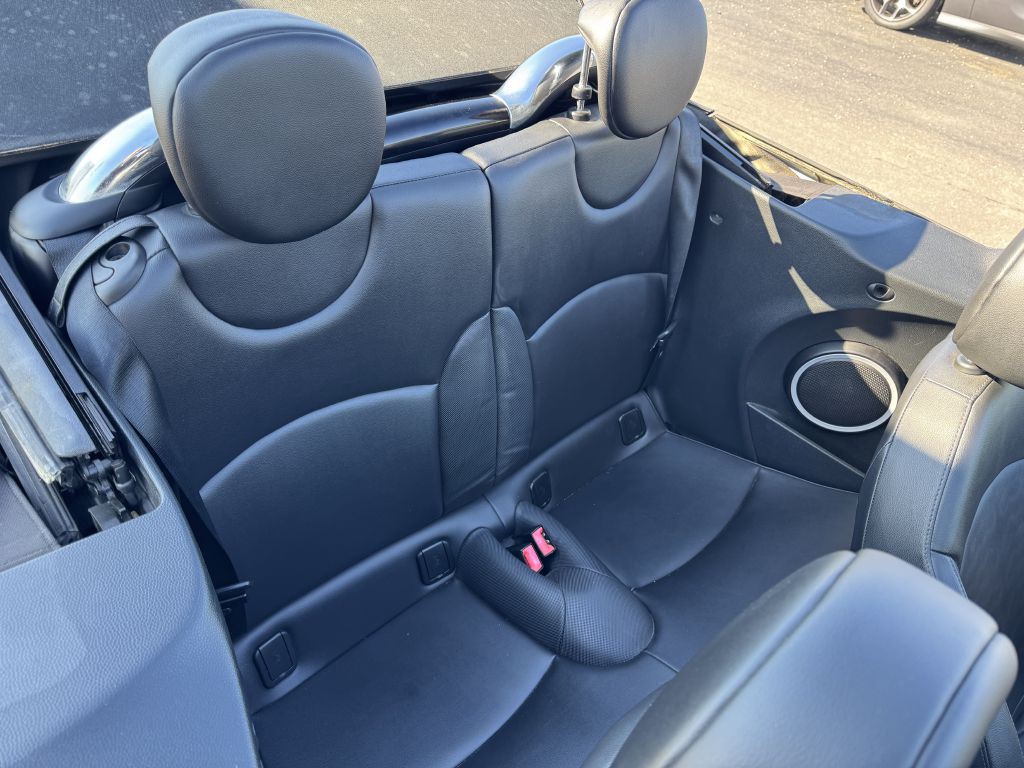 2014 MINI Cooper Image 12