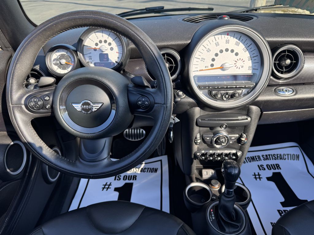 2014 MINI Cooper Image 13