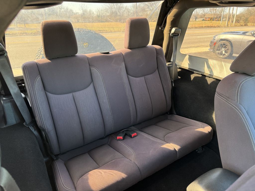 2014 Jeep Wrangler Image 9