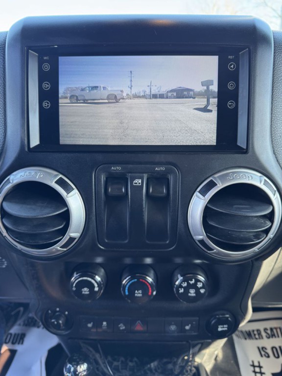 2014 Jeep Wrangler Image 10