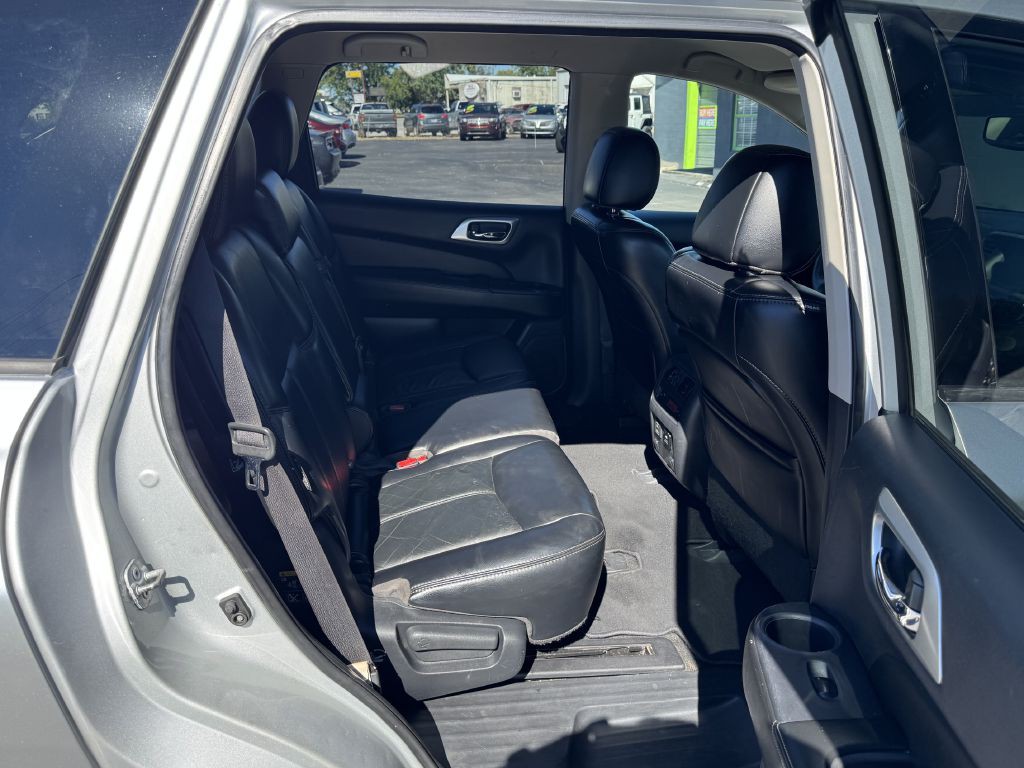 2018 Nissan Pathfinder Image 10