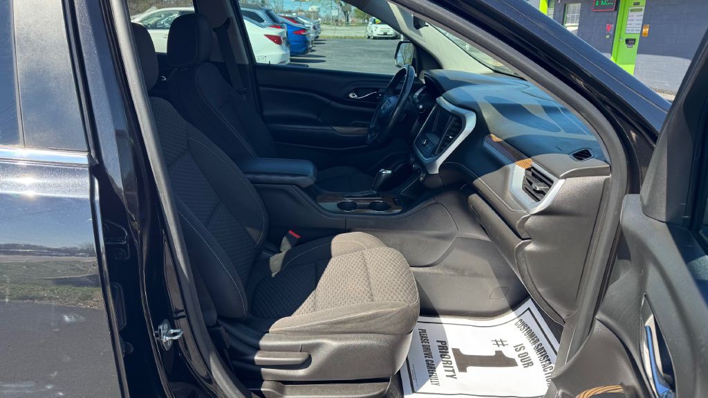 2017 GMC Acadia Image 9