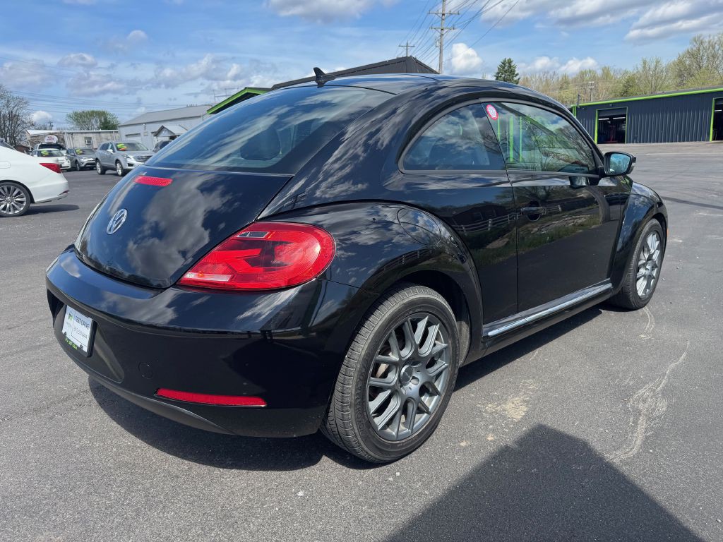 2013 Volkswagen Beetle Image 4