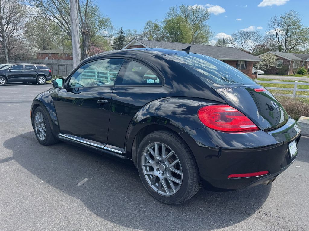 2013 Volkswagen Beetle Image 6