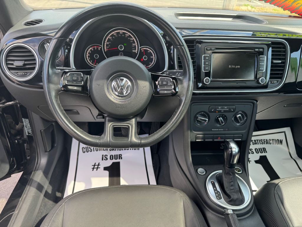 2013 Volkswagen Beetle Image 11