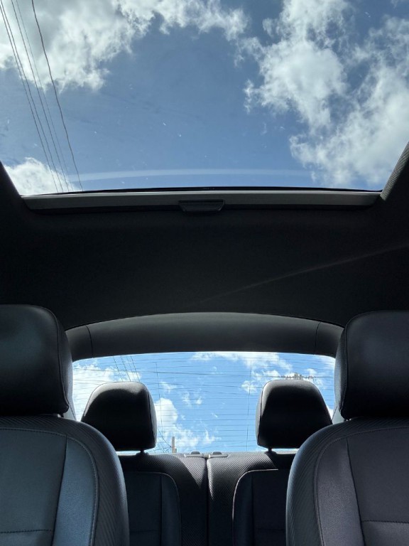 2013 Volkswagen Beetle Image 12