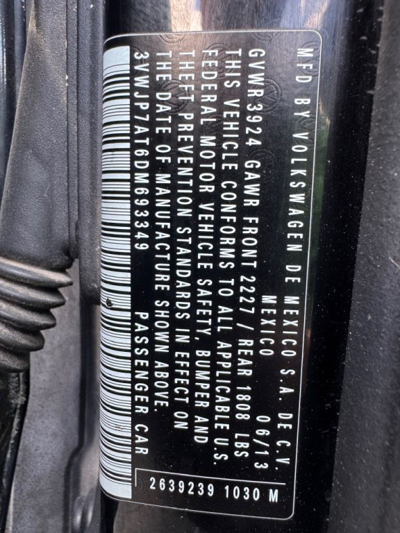 2013 Volkswagen Beetle Image 14