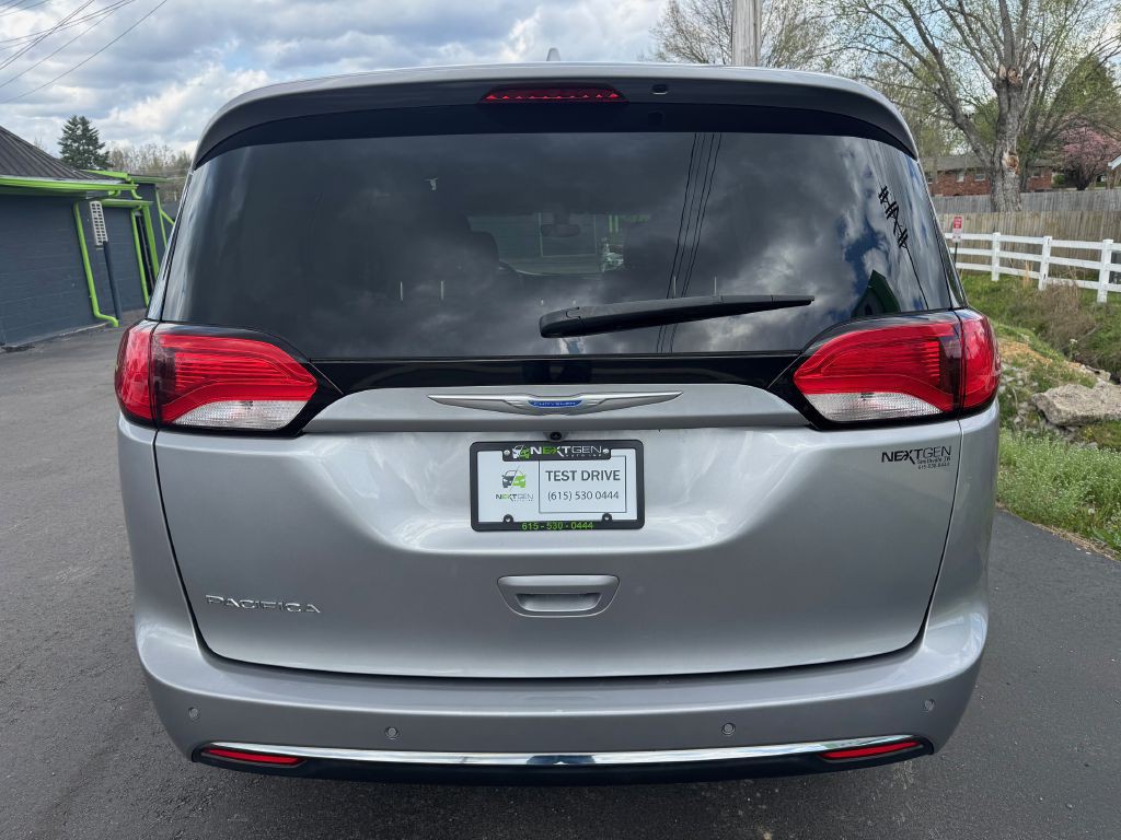 2018 Chrysler Pacifica Image 5