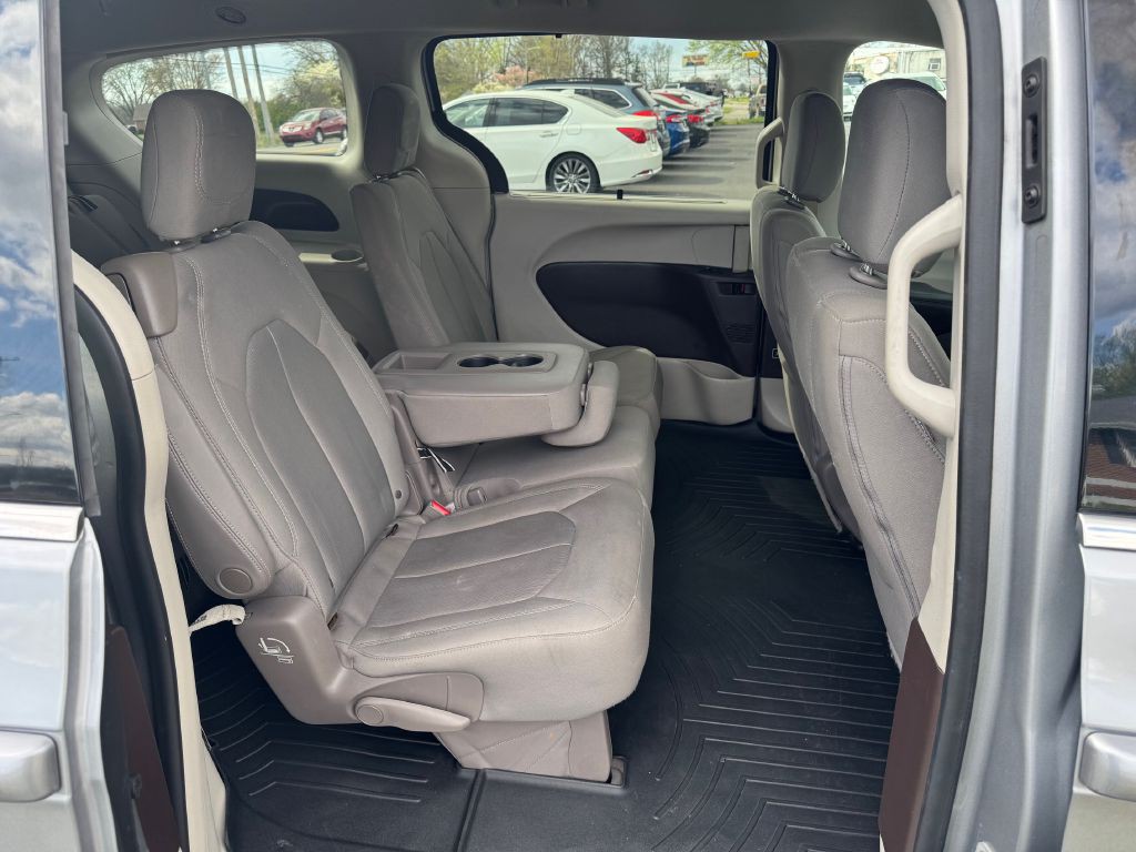2018 Chrysler Pacifica Image 10