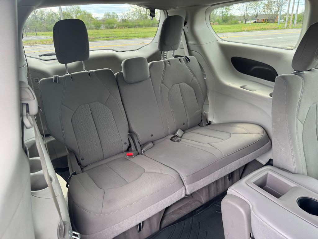 2018 Chrysler Pacifica Image 11