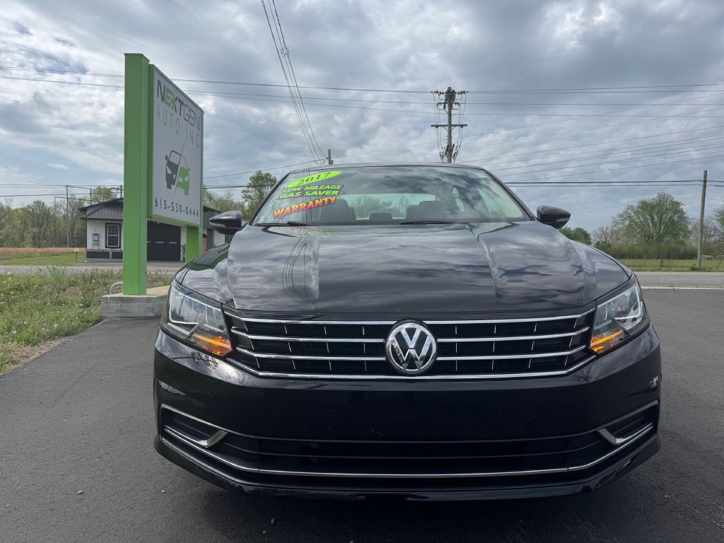 2017 Volkswagen Passat Image 2