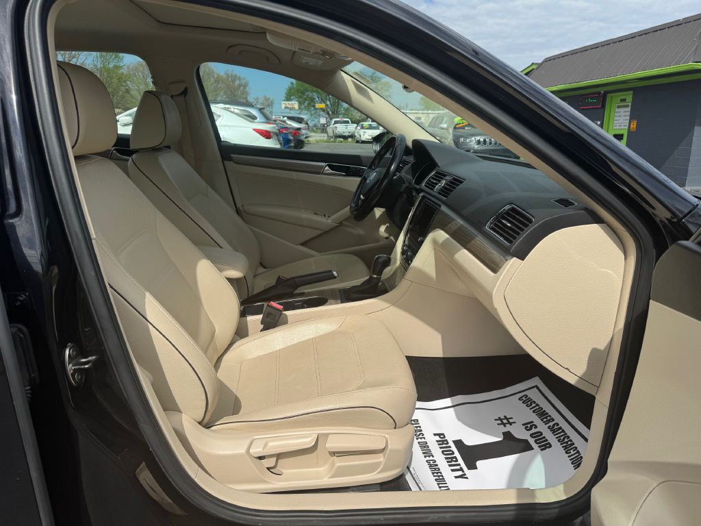 2017 Volkswagen Passat Image 9