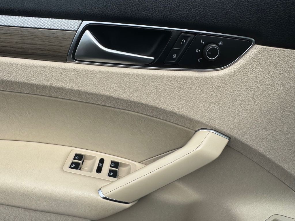 2017 Volkswagen Passat Image 14