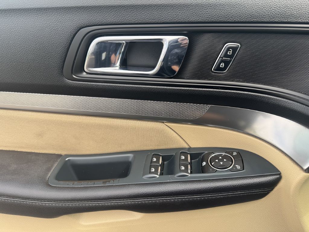 2016 Ford Explorer Image 16