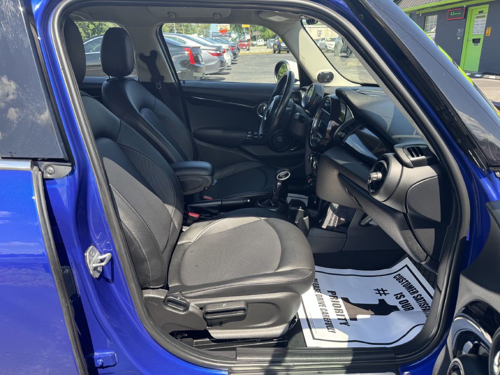 2019 MINI Cooper Image 9