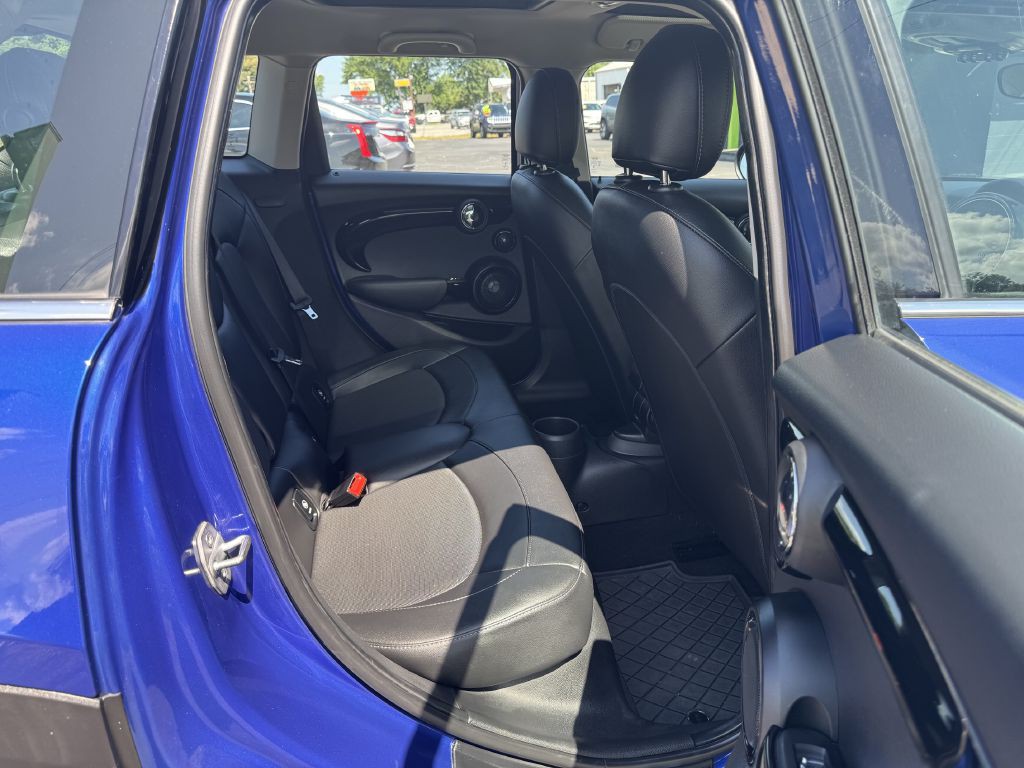2019 MINI Cooper Image 10