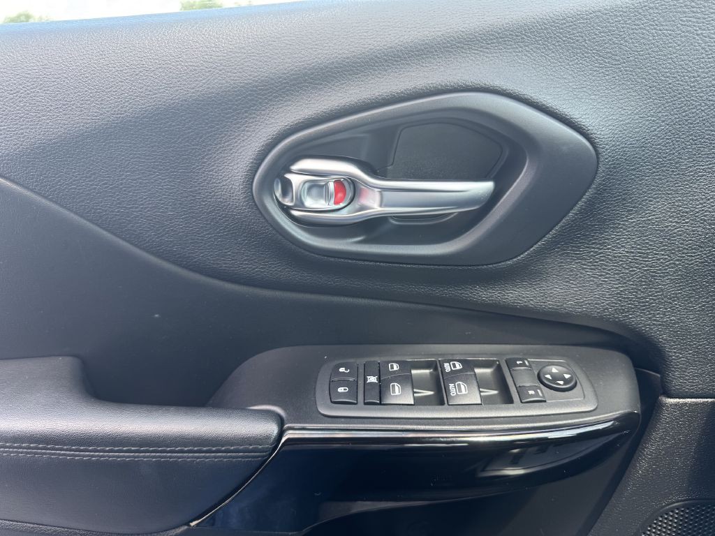 2020 Jeep Cherokee Image 15