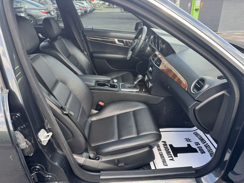 2014 Mercedes-Benz C-Class Image 9