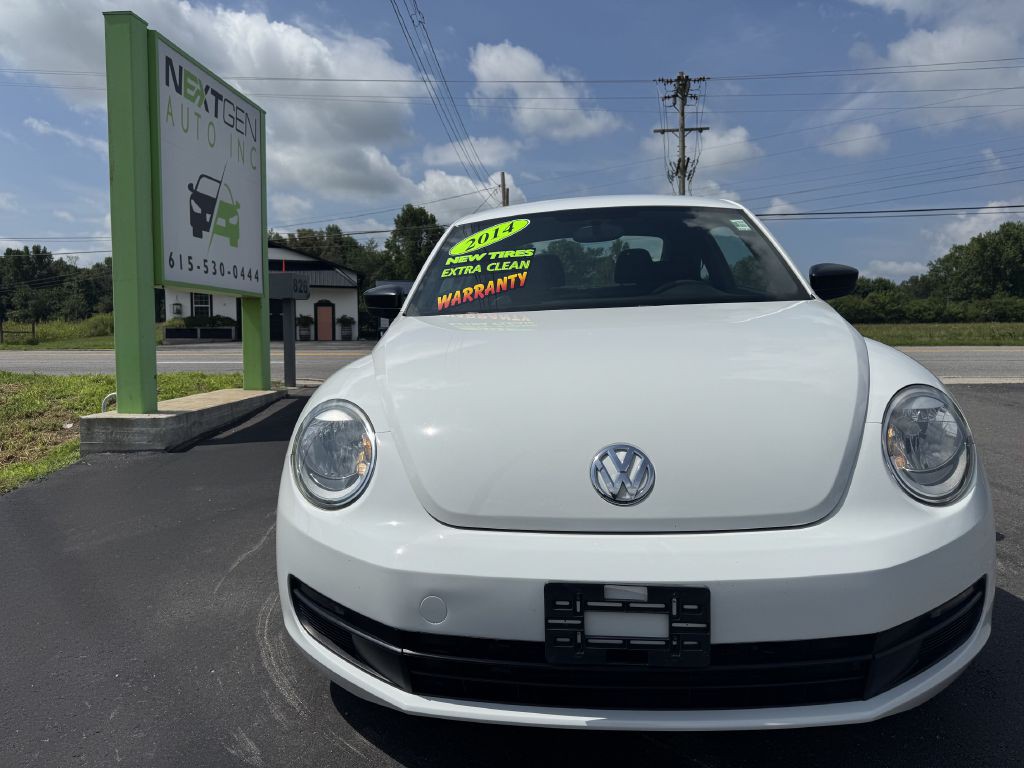 2014 Volkswagen Beetle Image 2
