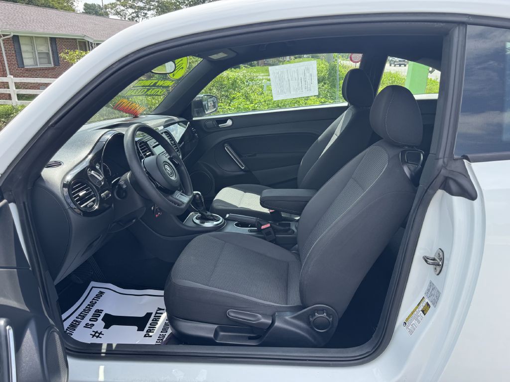 2014 Volkswagen Beetle Image 7
