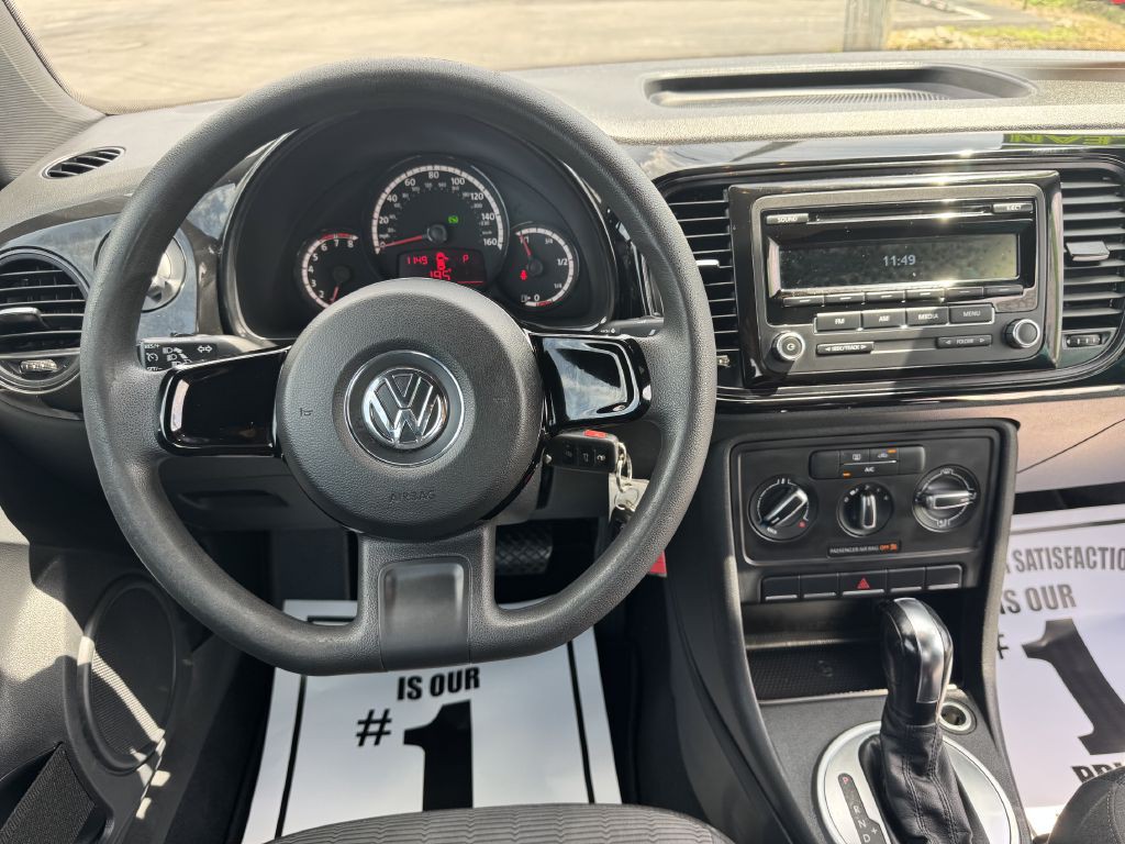2014 Volkswagen Beetle Image 10