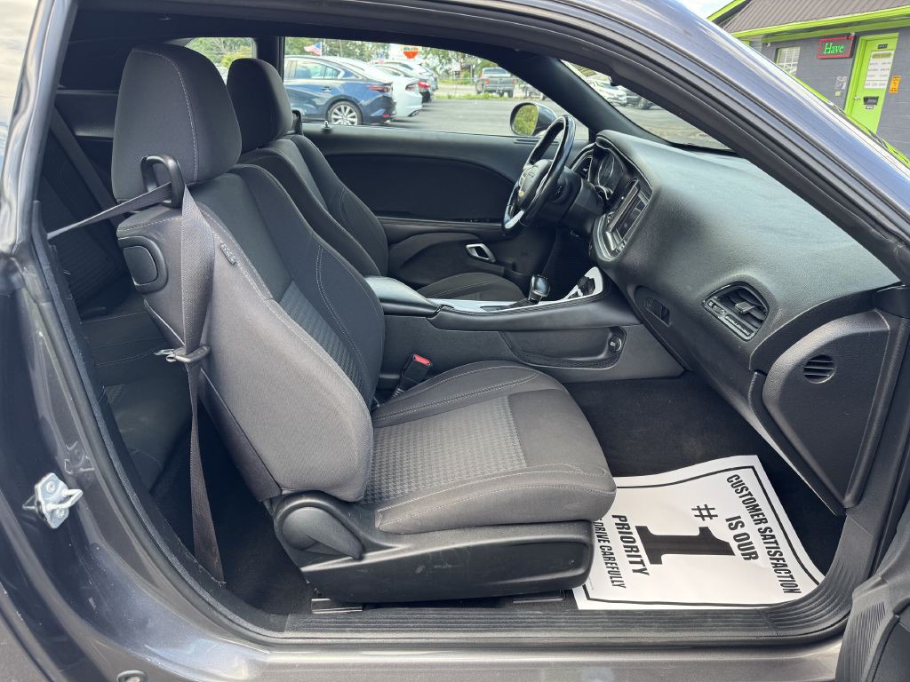 2019 Dodge Challenger Image 8