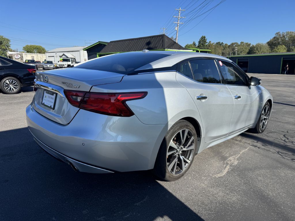2017 Nissan Maxima Image 4