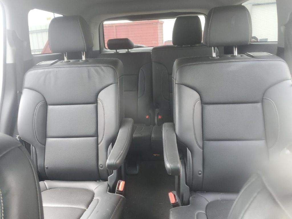2021 GMC Acadia Image 1