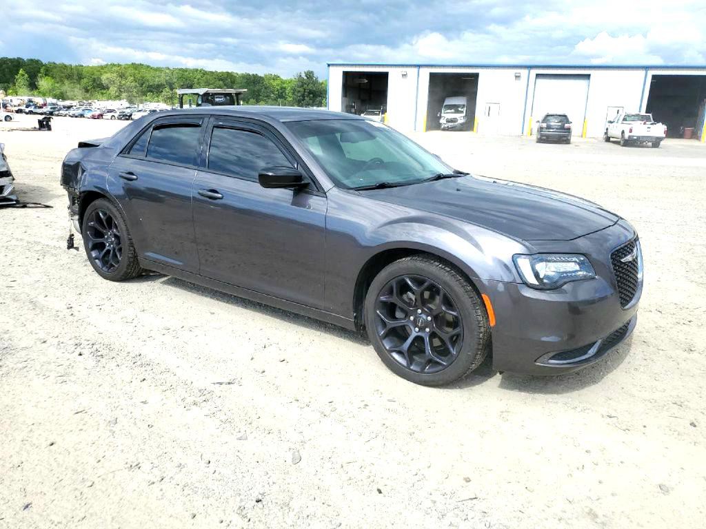 2019 Chrysler 300 Image 12