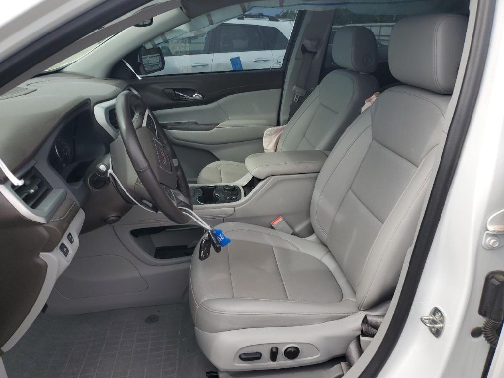 2023 GMC Acadia Image 5