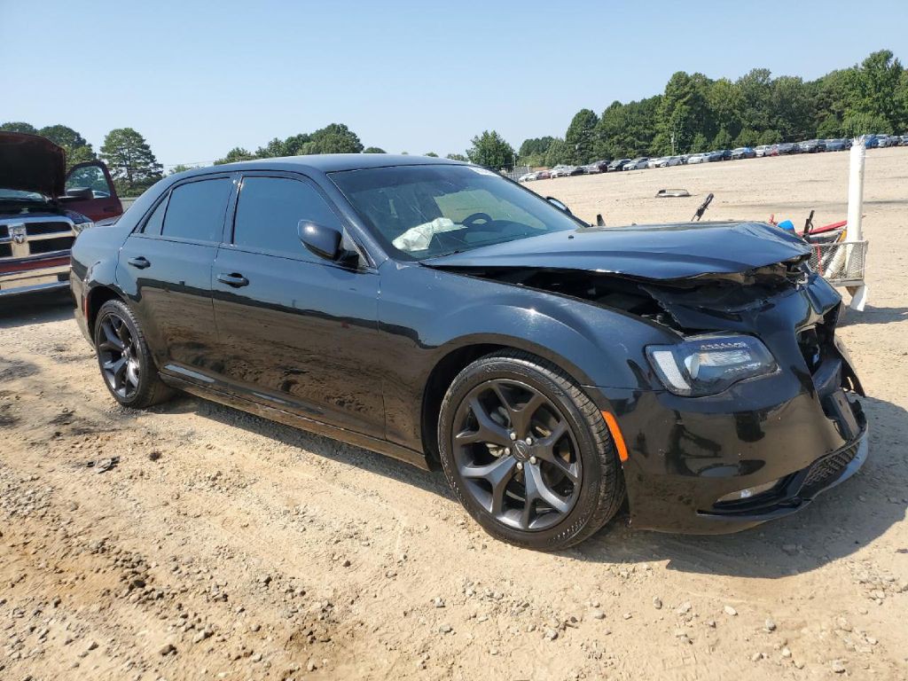 2021 Chrysler 300 Image 2