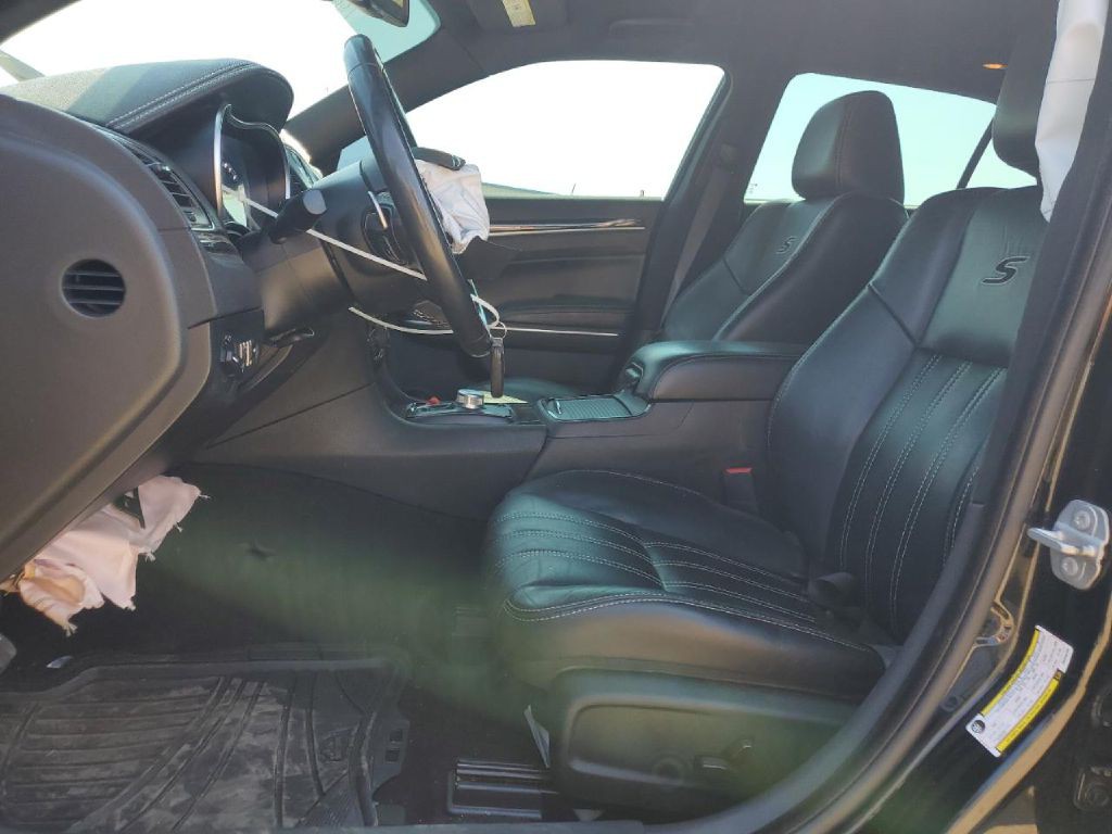 2021 Chrysler 300 Image 4