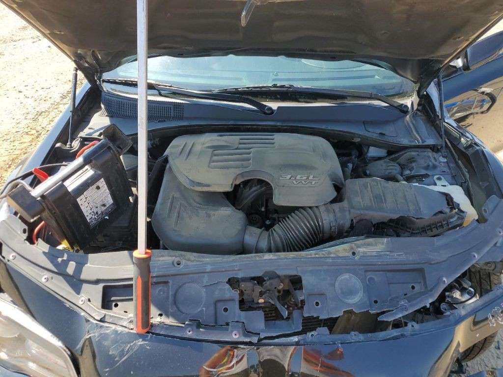 2021 Chrysler 300 Image 10
