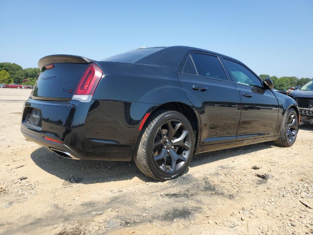 2021 Chrysler 300 Image 12