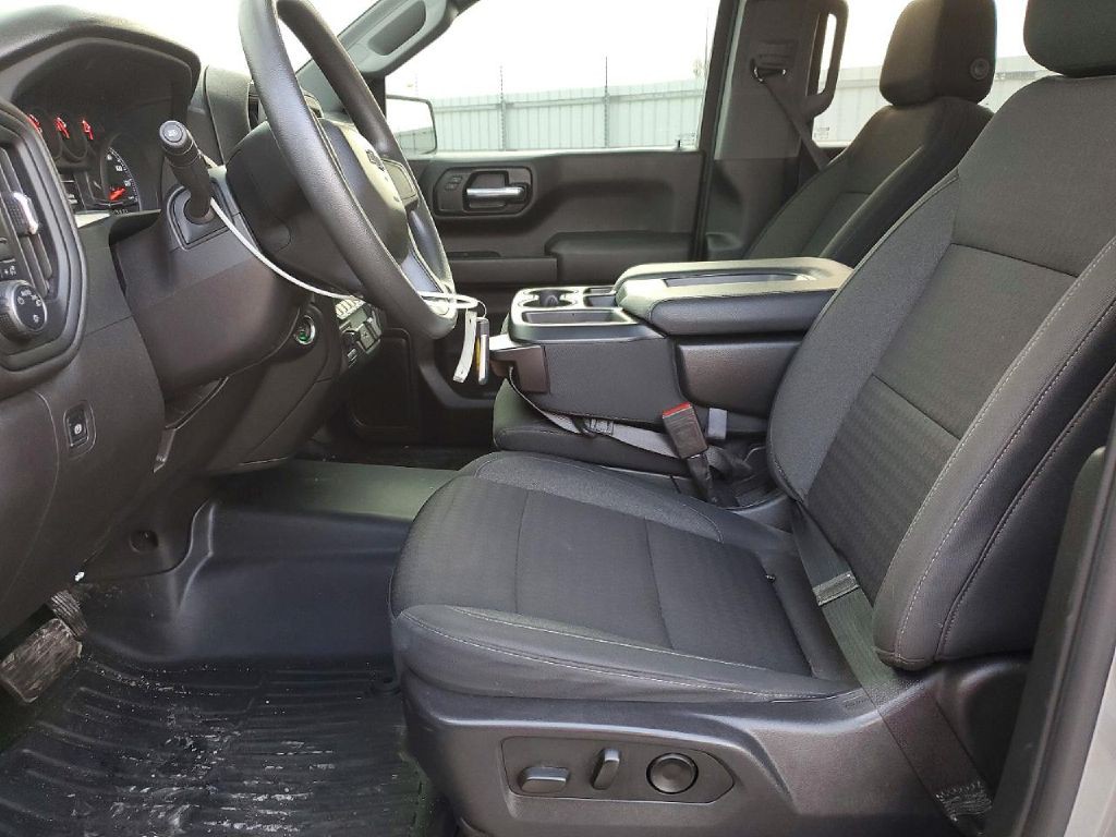 2024 Chevrolet Silverado 1500 Image 2