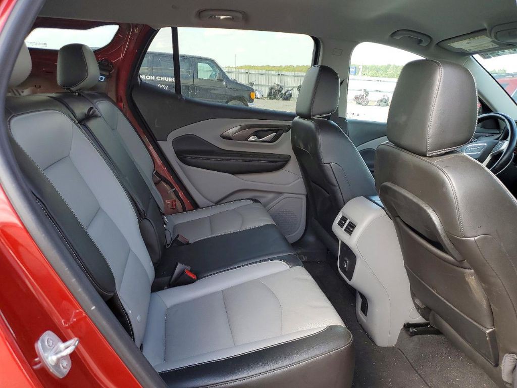 2022 GMC Terrain Image 13