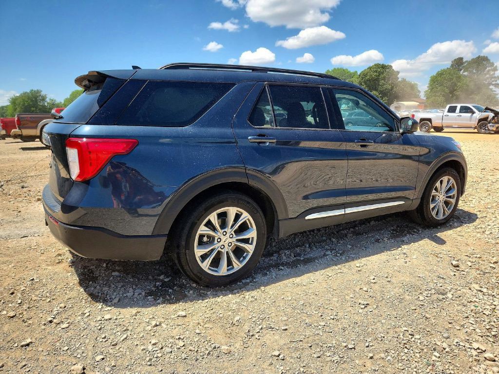 2024 Ford Explorer Image 2