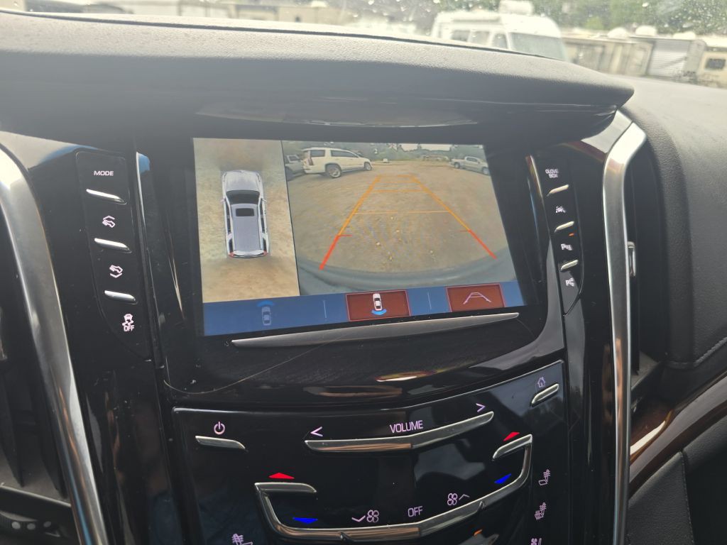 2018 Cadillac Escalade Image 12