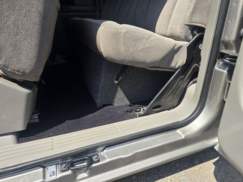 2000 Chevrolet Silverado 1500 Image 12