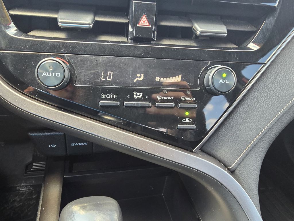 2021 Toyota Camry Image 12